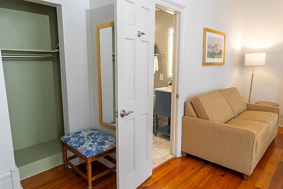 Inn On St. Ann, A French Quarter Guest Houses Property