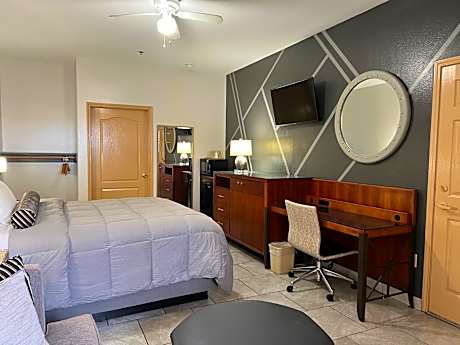 King Studio with Sofa Bed