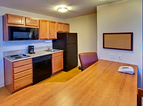 1 Qn Studio Suite Comm Mobil Acc Tub