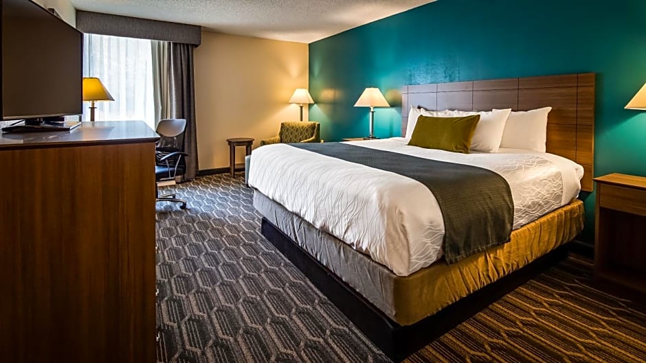 Best Western Plus Yadkin Valley Inn & Suites