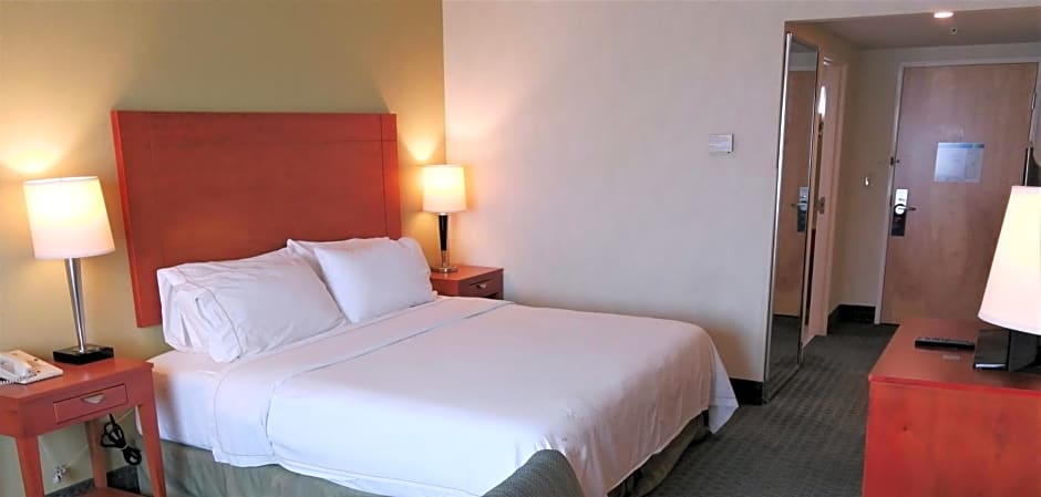 Holiday Inn Express & Suites Toluca Zona Aeropuerto By IHG