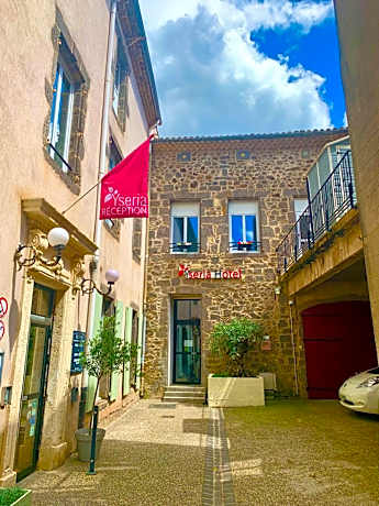 Logis Hotel Yseria - Historical Center