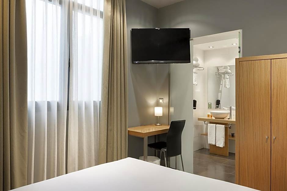 Petit Palace Tres Cruces