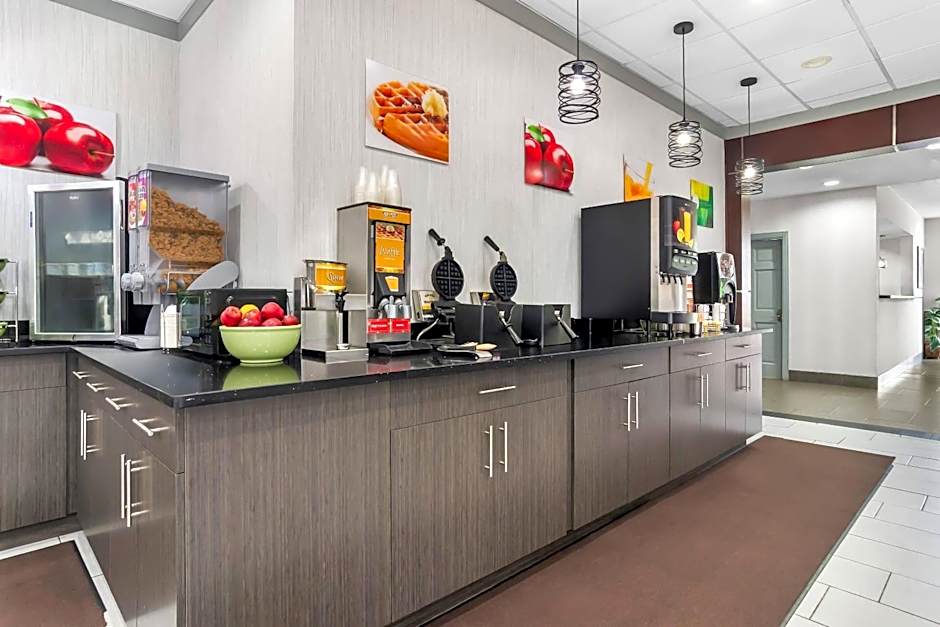 Quality Inn & Suites Greenville - Haywood Mall
