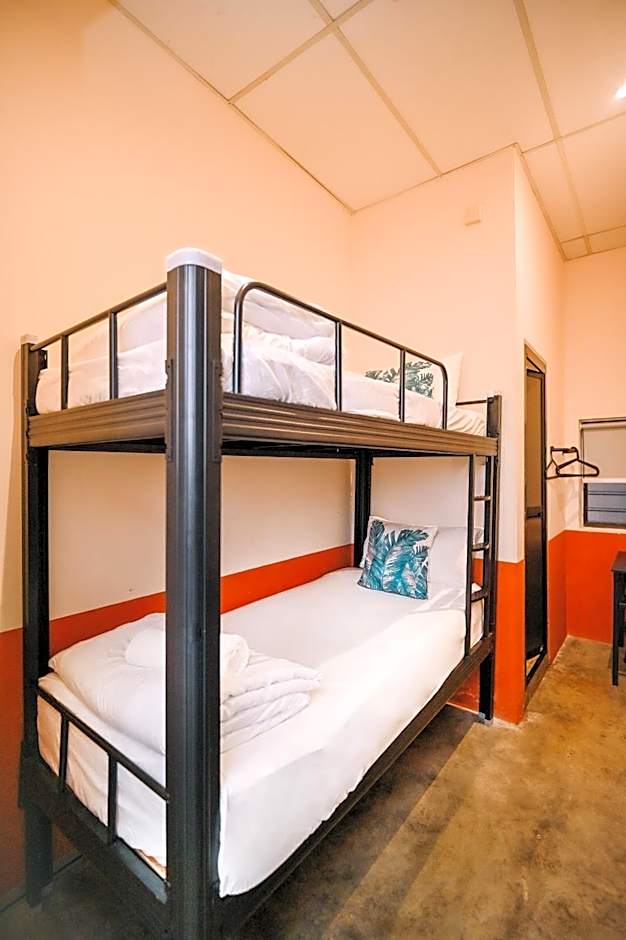 Swing & Pillows - 75 Muntri, Penang