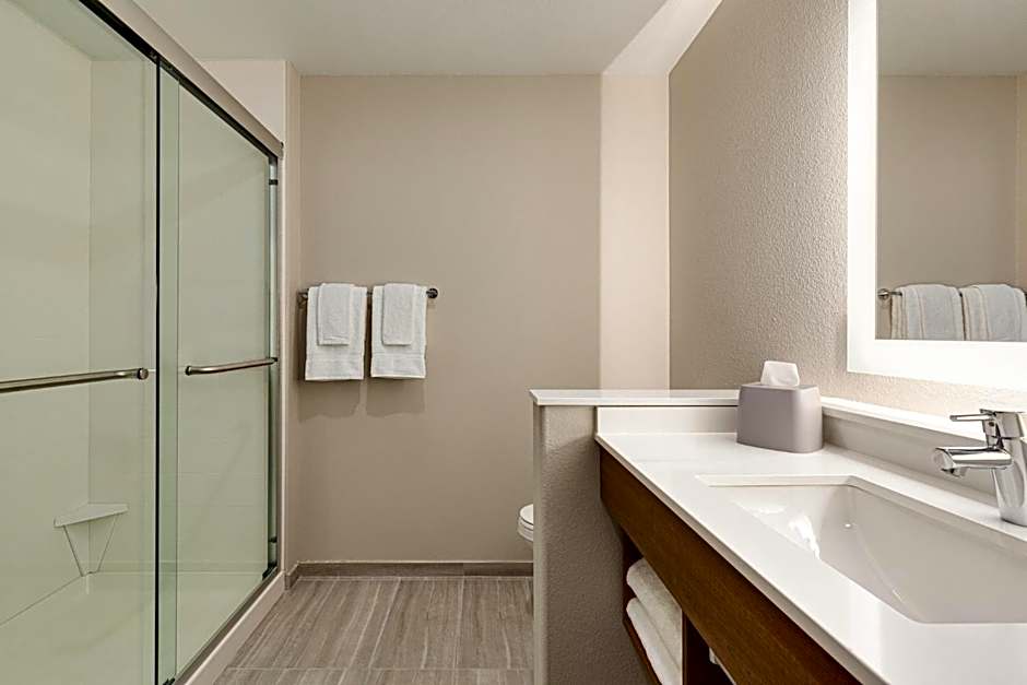 Holiday Inn Express & Suites Hayward - Castro Valley by IHG
