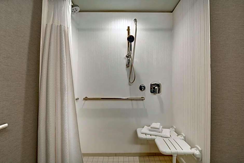 Courtyard by Marriott Jackson Madison