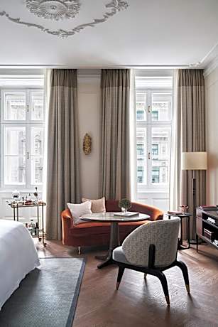 Premier Junior Suite