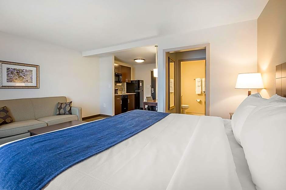 Photo 1 of 5 of 1 King Bed Suite, Accessible, Nonsmoking