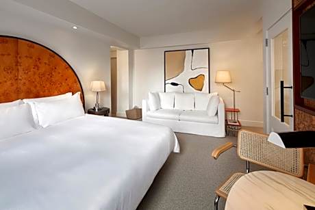 Premier King with Kitchenette