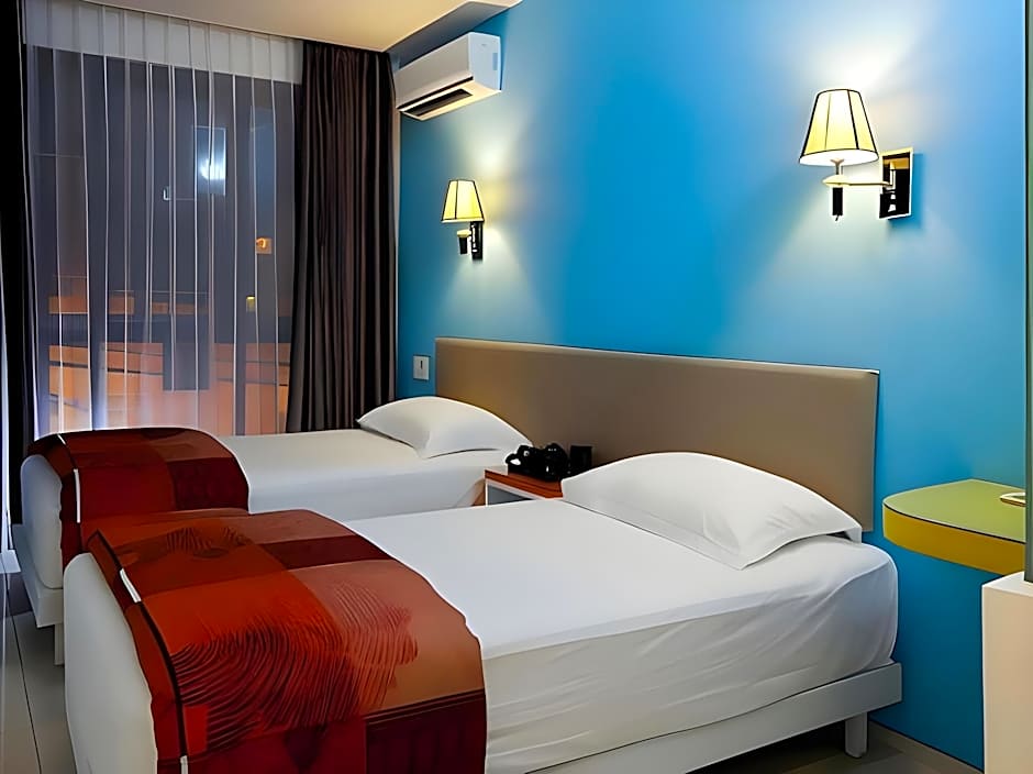 Dewarna Hotel Arifin