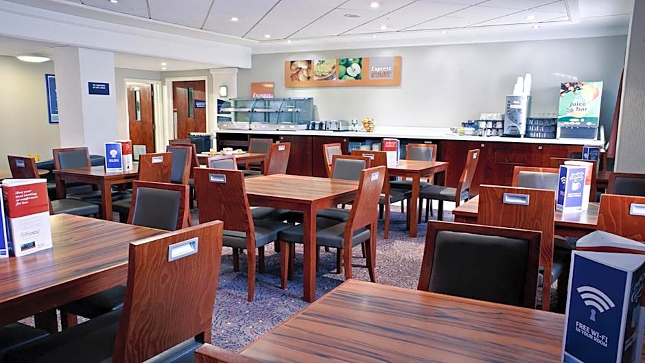 Holiday Inn Express Leeds-East By IHG