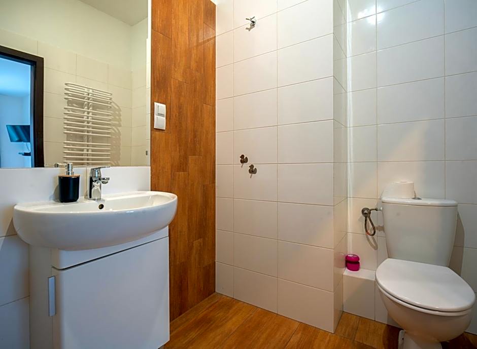 Rooms Green Rydygiera 17 own private room tv wifi