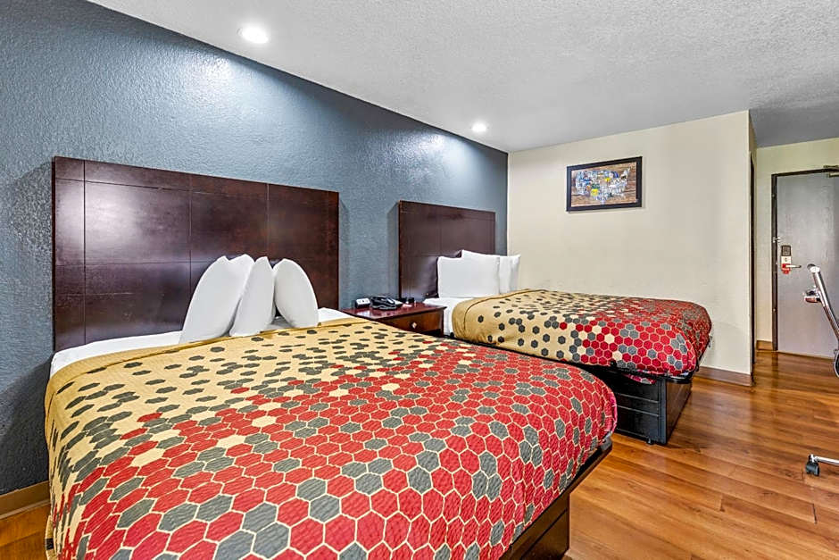 Econo Lodge Akron Copley Northwest