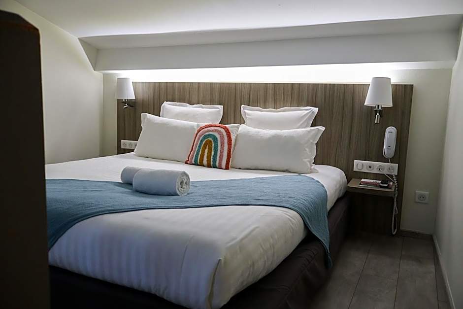 Le Phenix Hotel