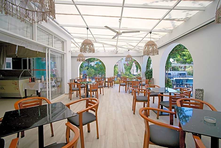 Kyparissia Beach Hotel