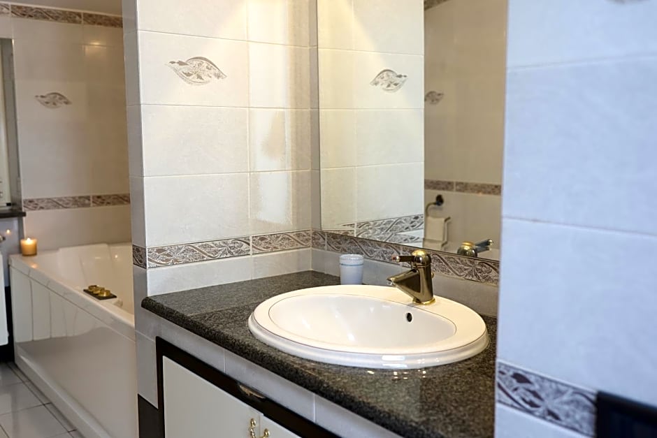 B&B Privileged – Pollena Trocchia, CO