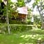Tuk Tuk Timbul Bungalows