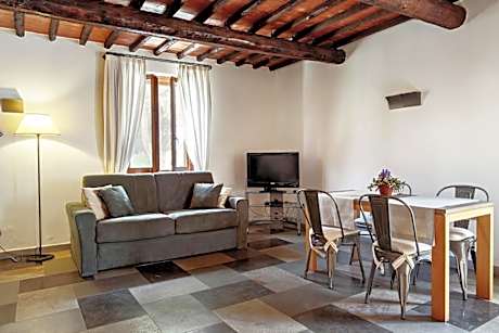 Apartment with Garden View
