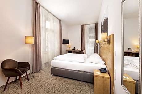City Hotel Ring