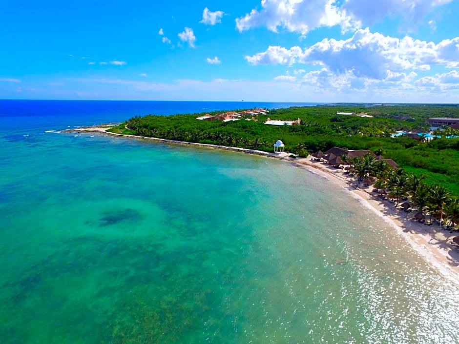 Family Selection at Grand Palladium Kantenah Resort & Spa- All Inclusive