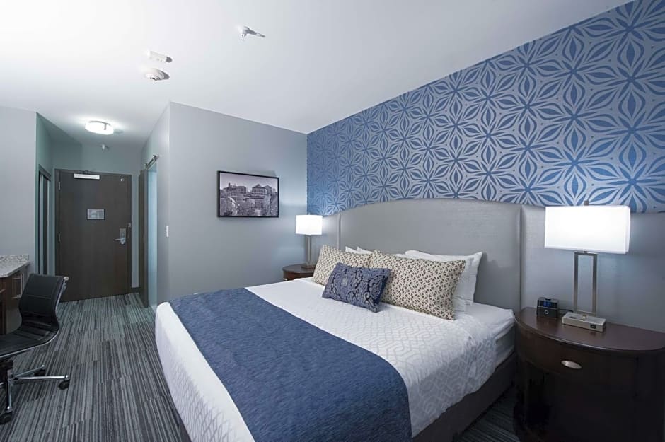 Best Western PLUS Franklin Square Inn