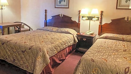 2 Queen Beds, Ns, Wifi, Free Breakfast, Microwave, Minifridge, Coffeemaker, Hairdryer.