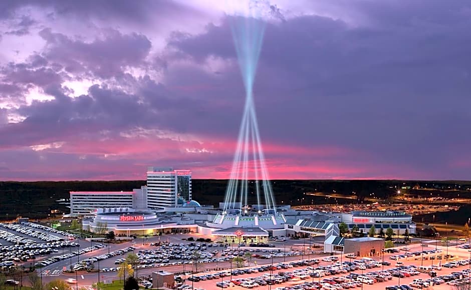 Crowne Plaza Suites MSP Airport - Mall of America By IHG