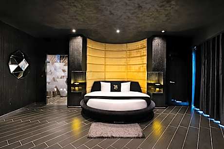 Suite with Sauna