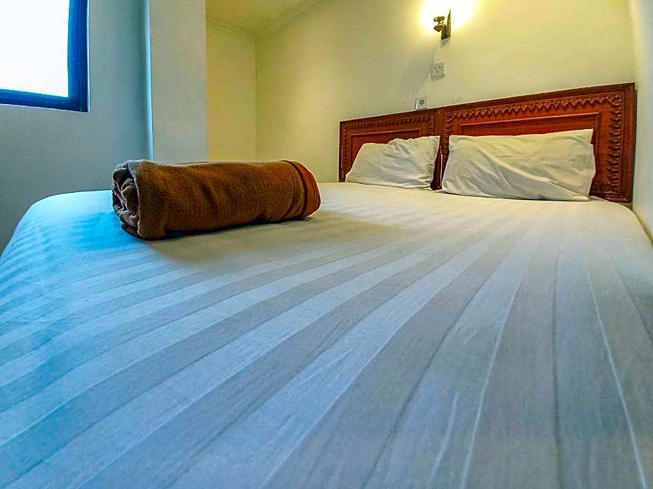 D Hans Hotel Syariah RedPartner near Wisata Religi Sunan Ampel Surabaya