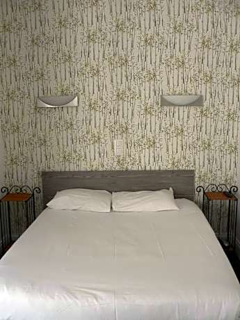 Triple Room with Courtyard View