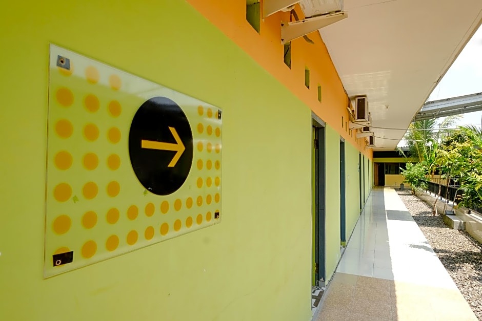 OYO 1773 Ilyasa Family