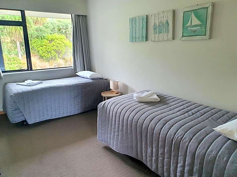 Bay Vista Waterfront Motel