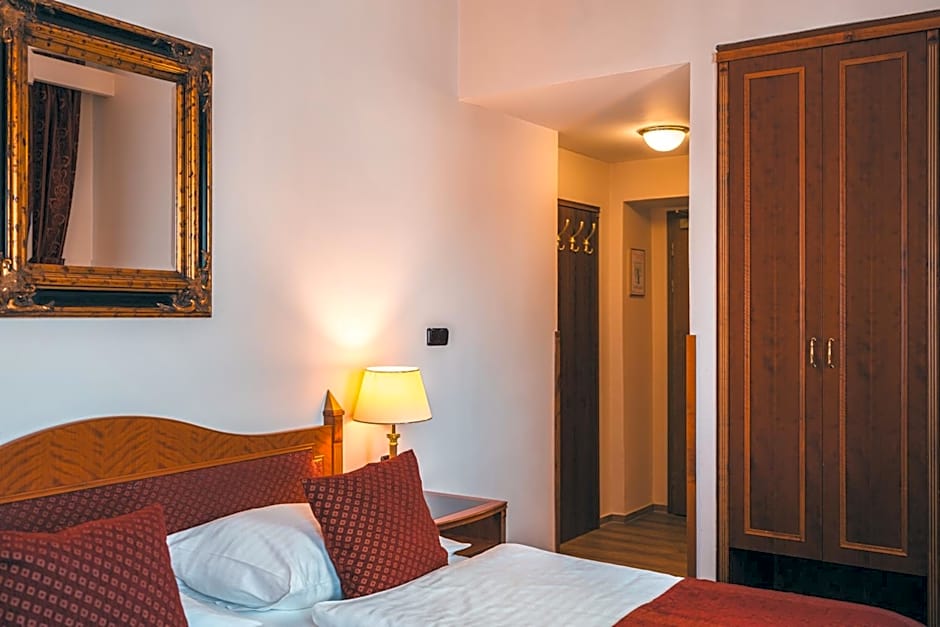 Ariston & Ariston Patio Hotel