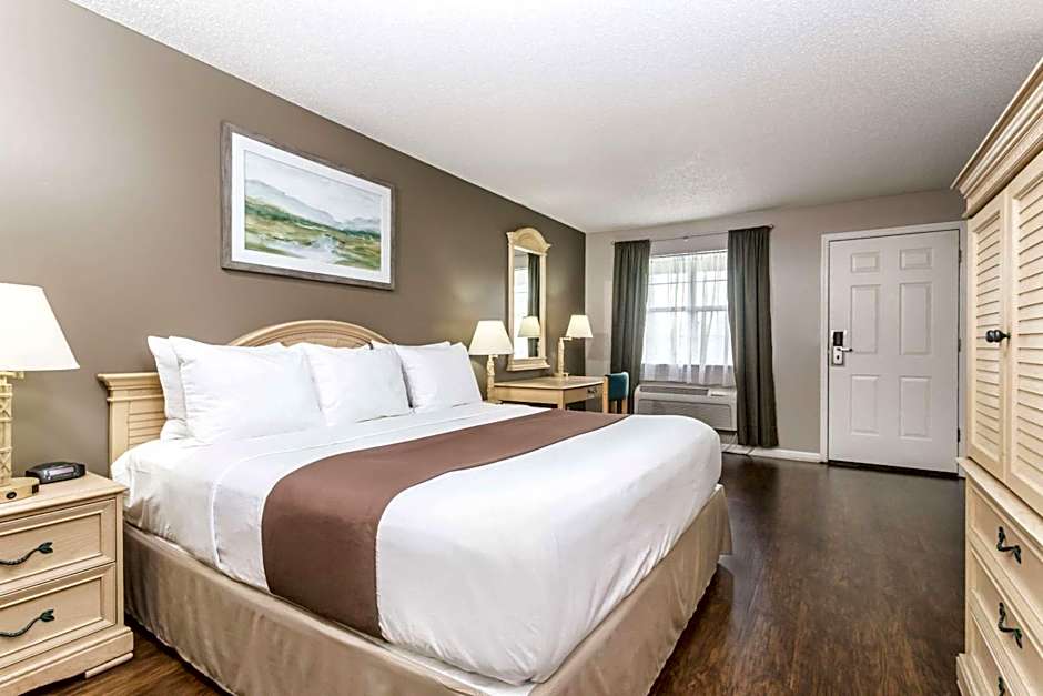 Super 8 by Wyndham Madison