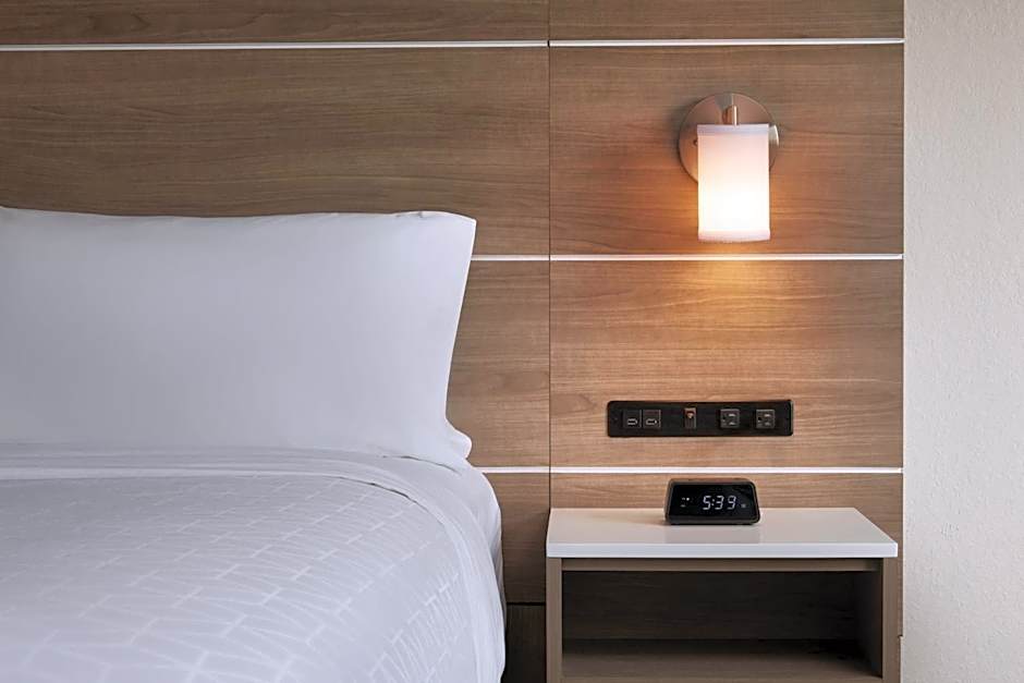 Holiday Inn Express & Suites Gulf Breeze - Pensacola Area By IHG