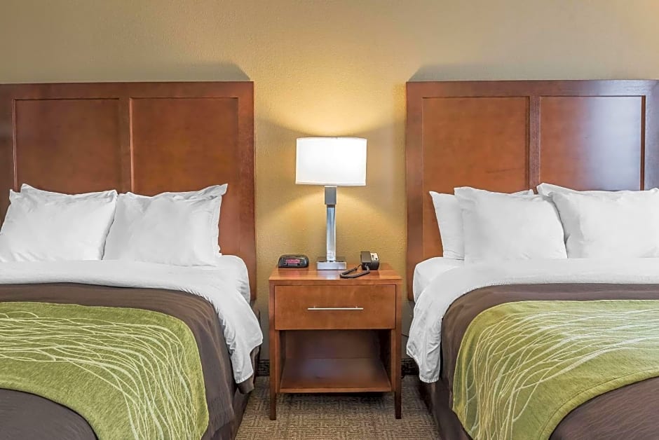 Comfort Inn & Suites Piqua-Near Troy-I75