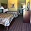 Pearsall Inn and Suites