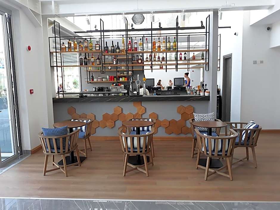 Protaras Plaza Hotel