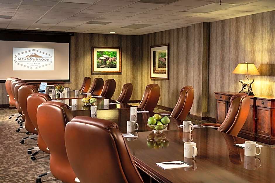 Meadowbrook Inn