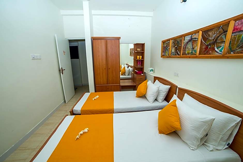 Photo 1 of 6 of Deluxe 2 Twin Beds