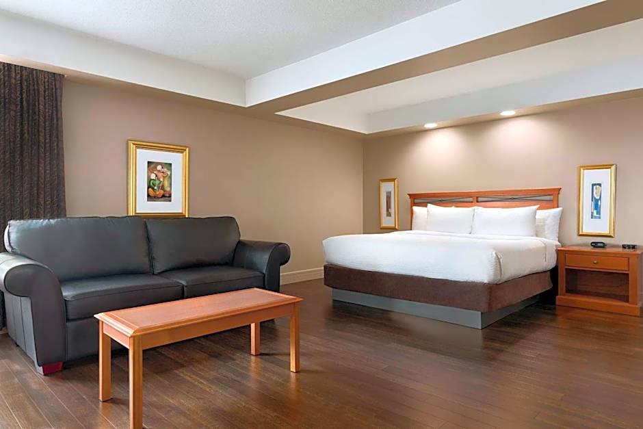 Grand Hotel & Conference Centre Calgary Airport, an Ascend Collection Hotel