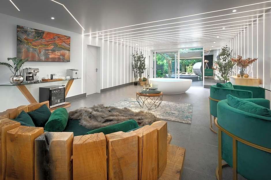 Aphrodites Group - Luxury Hot Tub Suites in Central Lake District!