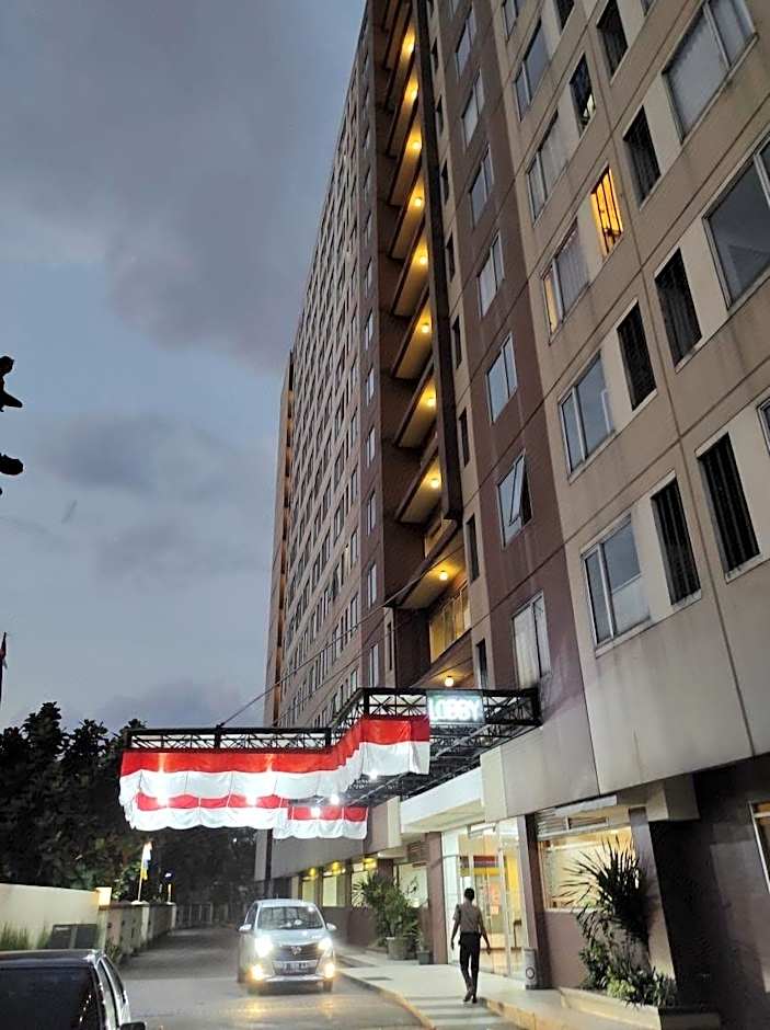 Emerald Apartel by RM.