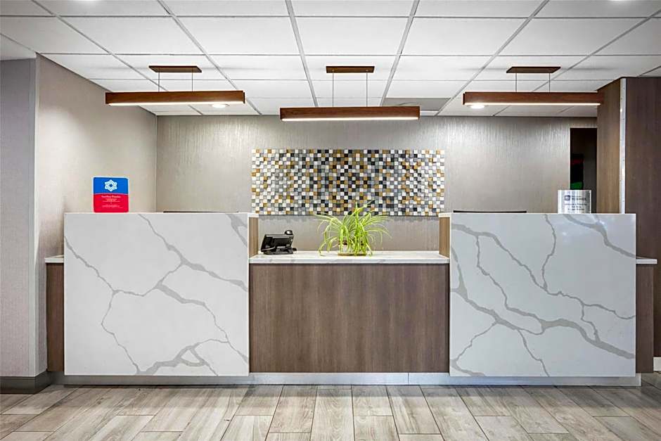 SureStay Plus Hotel by Best Western Chicago Lombard