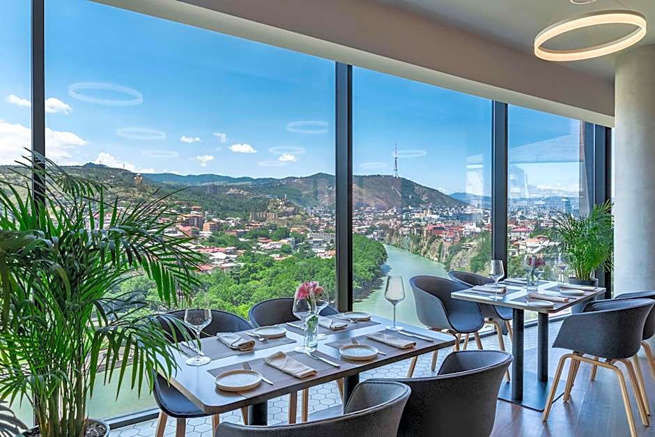 Golden Tulip Design Tbilisi