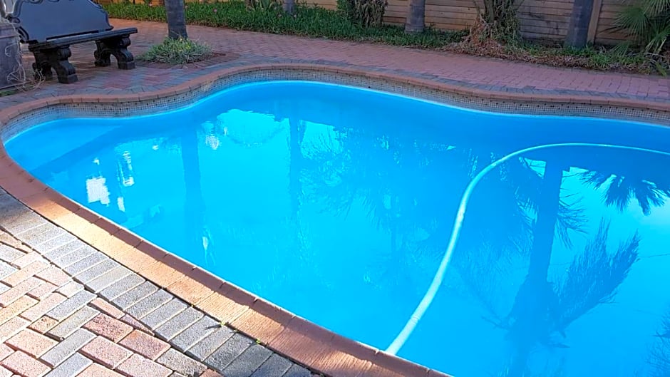 Nkwasi Lodge – Parys, CA
