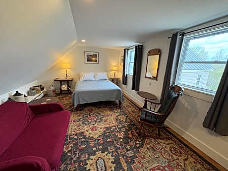 Farmhouse Section - Room 10