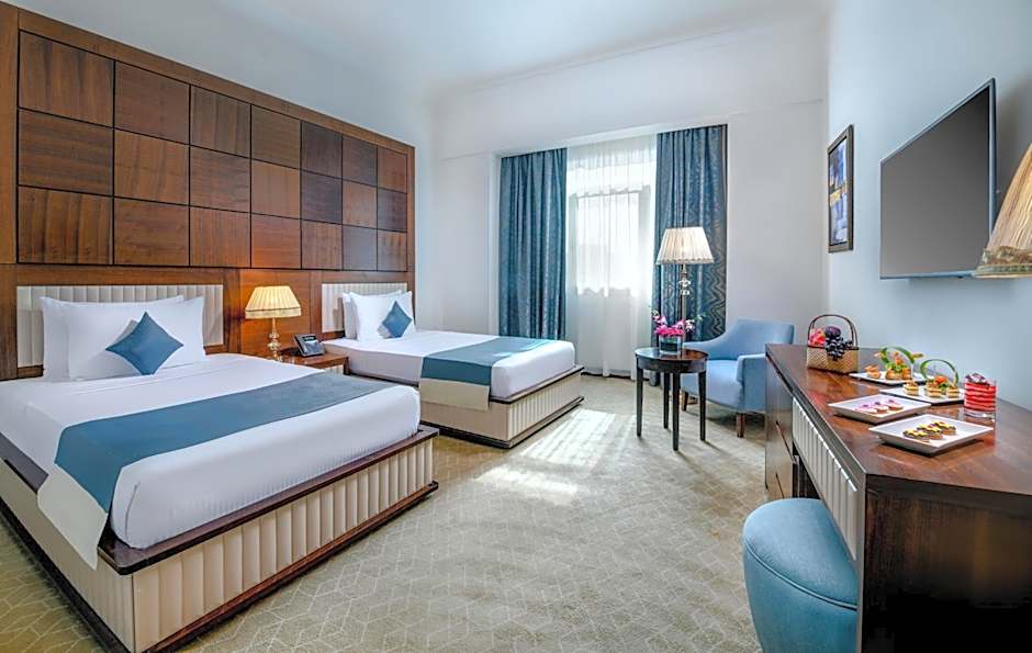 TOLIP Golden Plaza Hotel