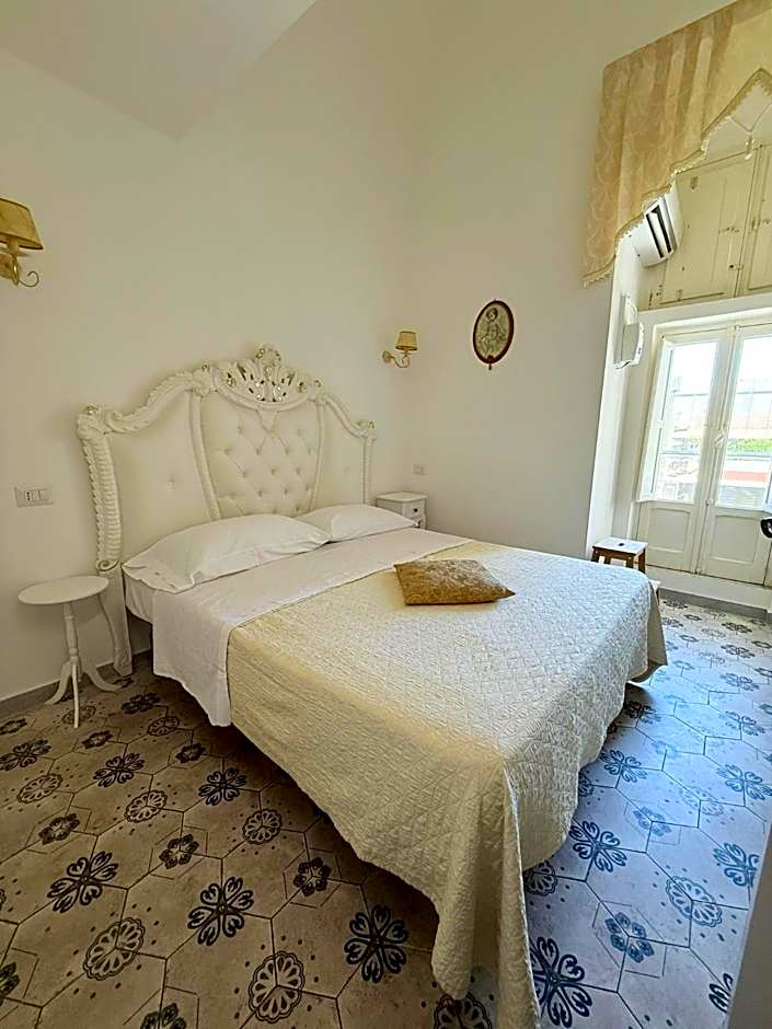 DONNA LUCREZIA b&b Boutique Hotel Style - RELAX & BUSINESS STAY